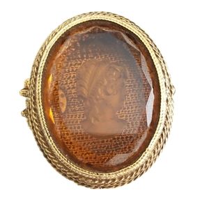 Vintage Goldette Intaglio Cameo Locket